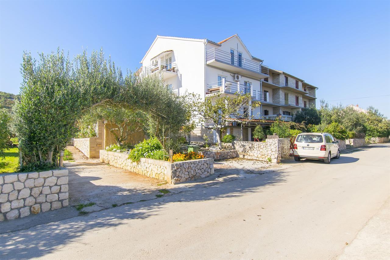 Apartments Irena Tkon Exterior foto