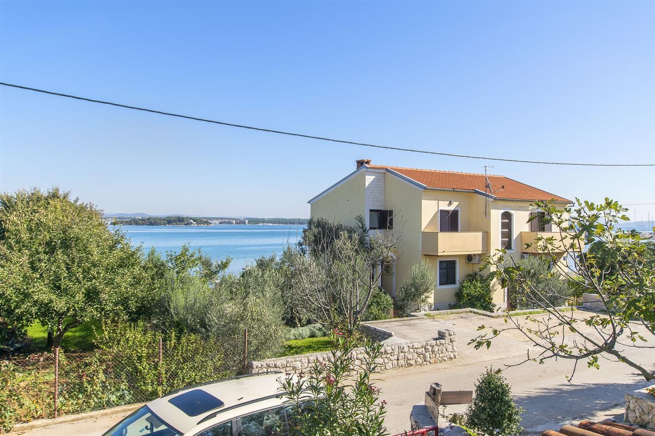 Apartments Irena Tkon Exterior foto