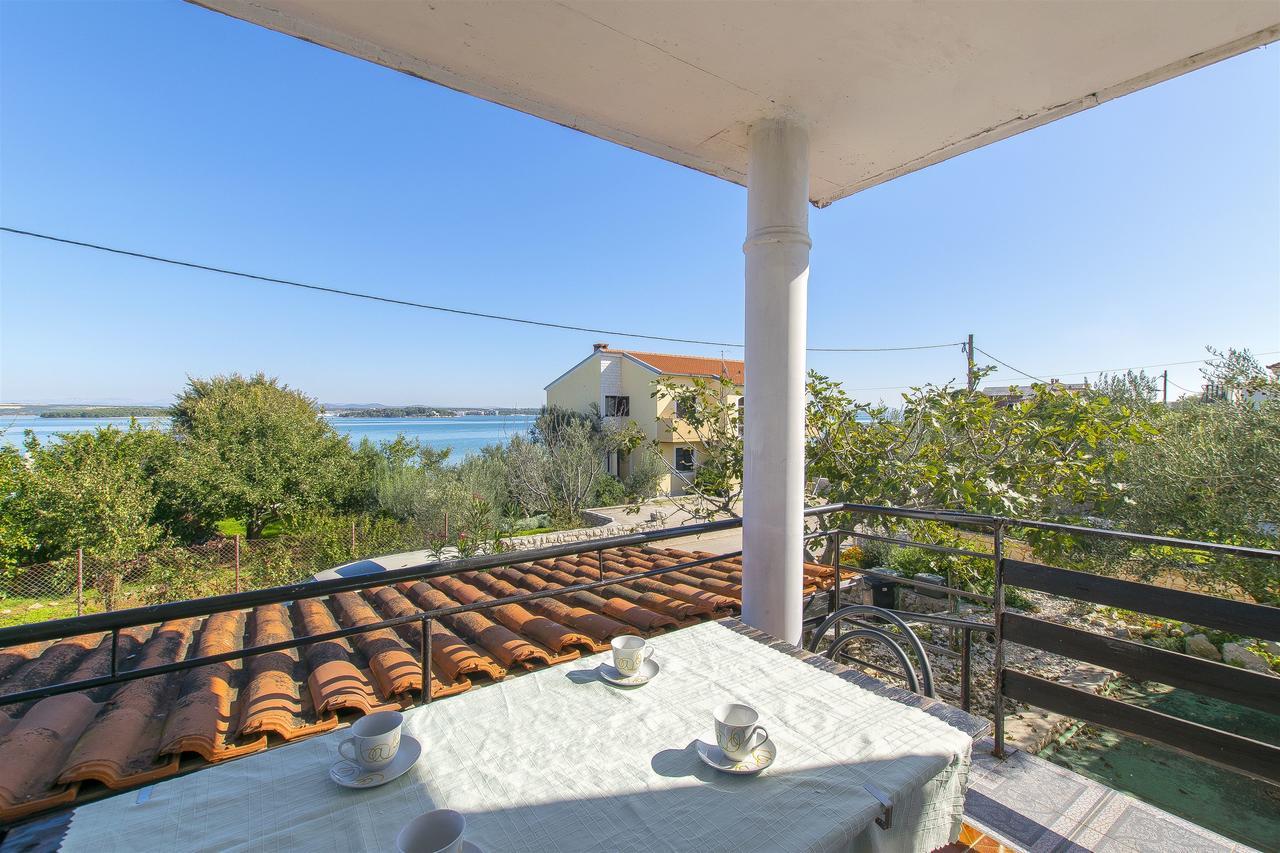Apartments Irena Tkon Exterior foto